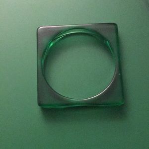 Plastic bangle bracelet